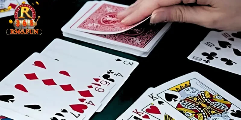 Những Điều Cần Biết Về Bài Phỏm Là Gì? Tân Thủ Tìm Hiểu Nhé! 3 Hướng dẫn cơ bản cách chơi bài phỏm chi tiết